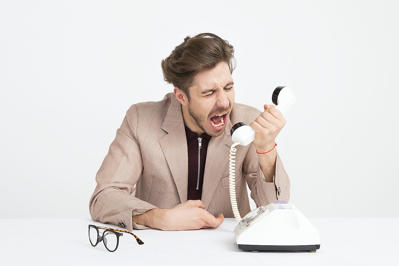 5 Things to Consider Before Choosing a VoIP Phone Service